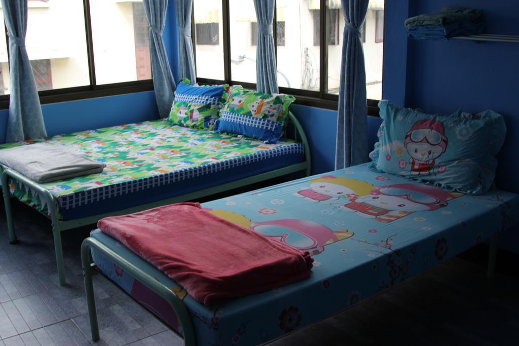 New C.H. Guest House Bangkok Phòng bức ảnh