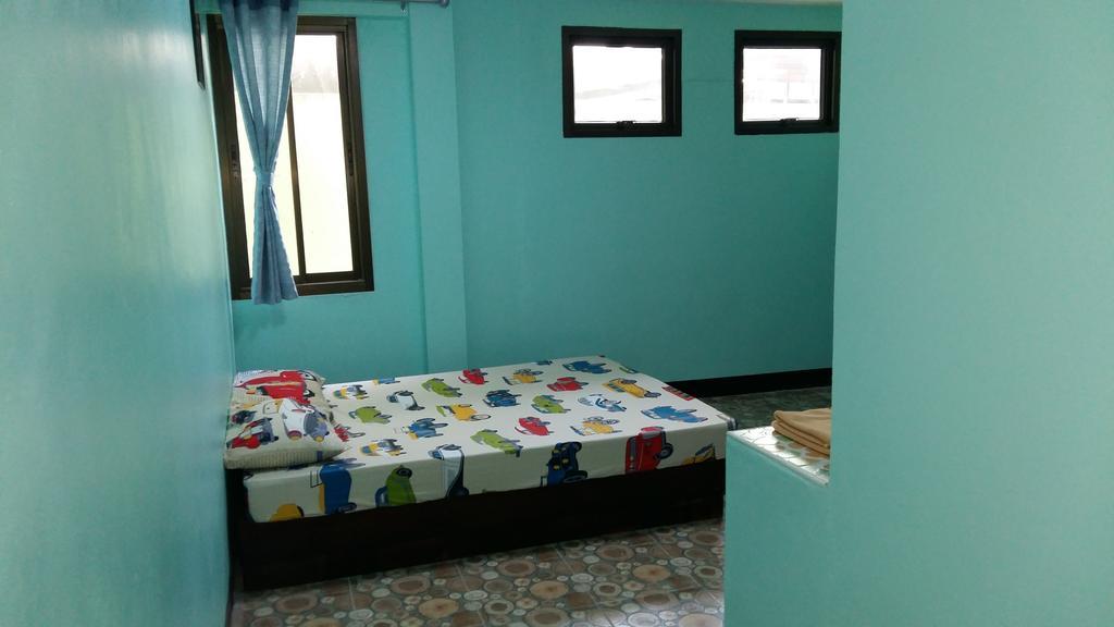 New C.H. Guest House Bangkok Phòng bức ảnh