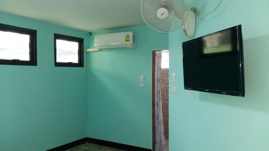 New C.H. Guest House Bangkok Phòng bức ảnh