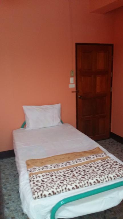 New C.H. Guest House Bangkok Ngoại thất bức ảnh