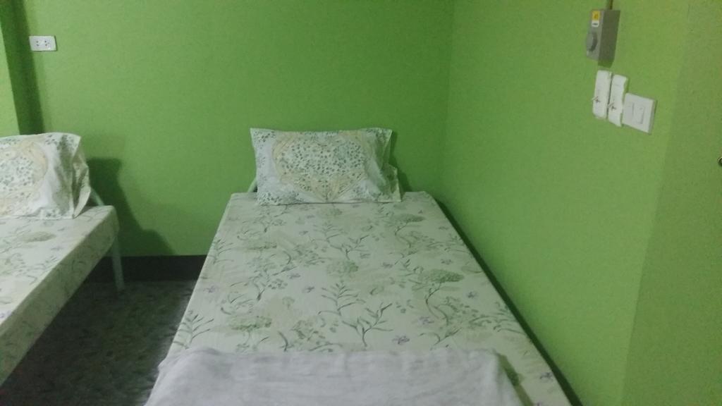 New C.H. Guest House Bangkok Phòng bức ảnh