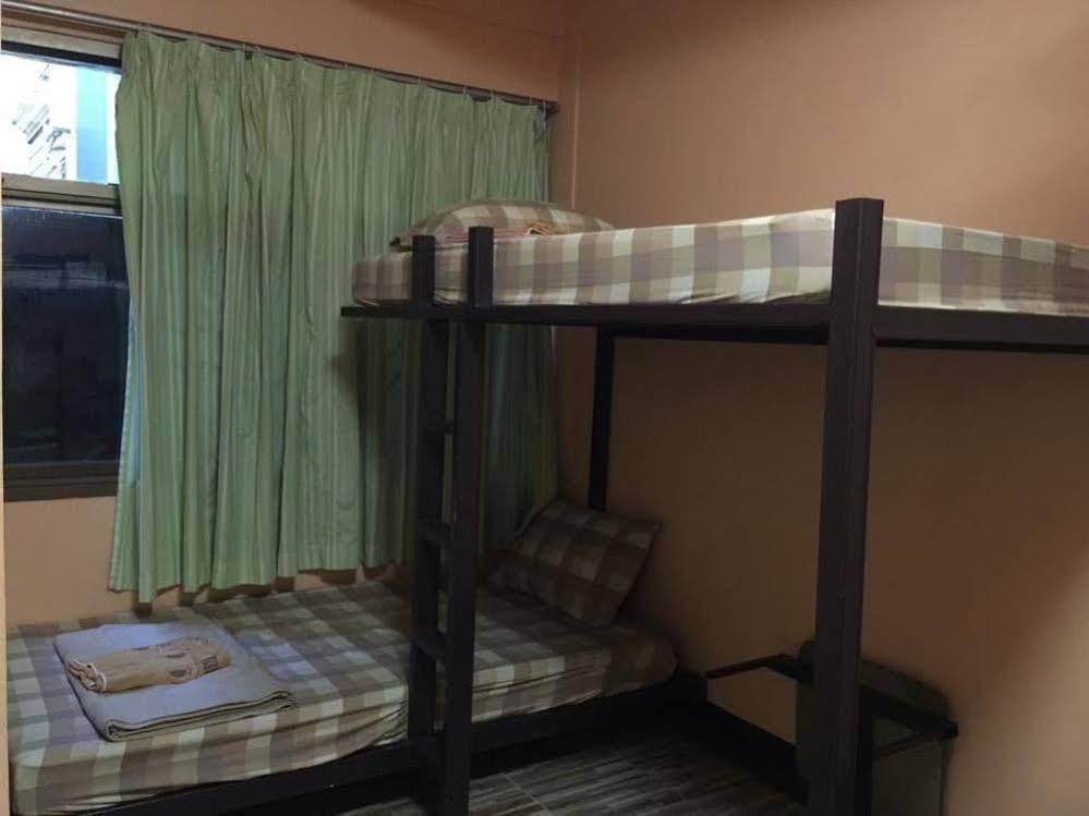 New C.H. Guest House Bangkok Ngoại thất bức ảnh