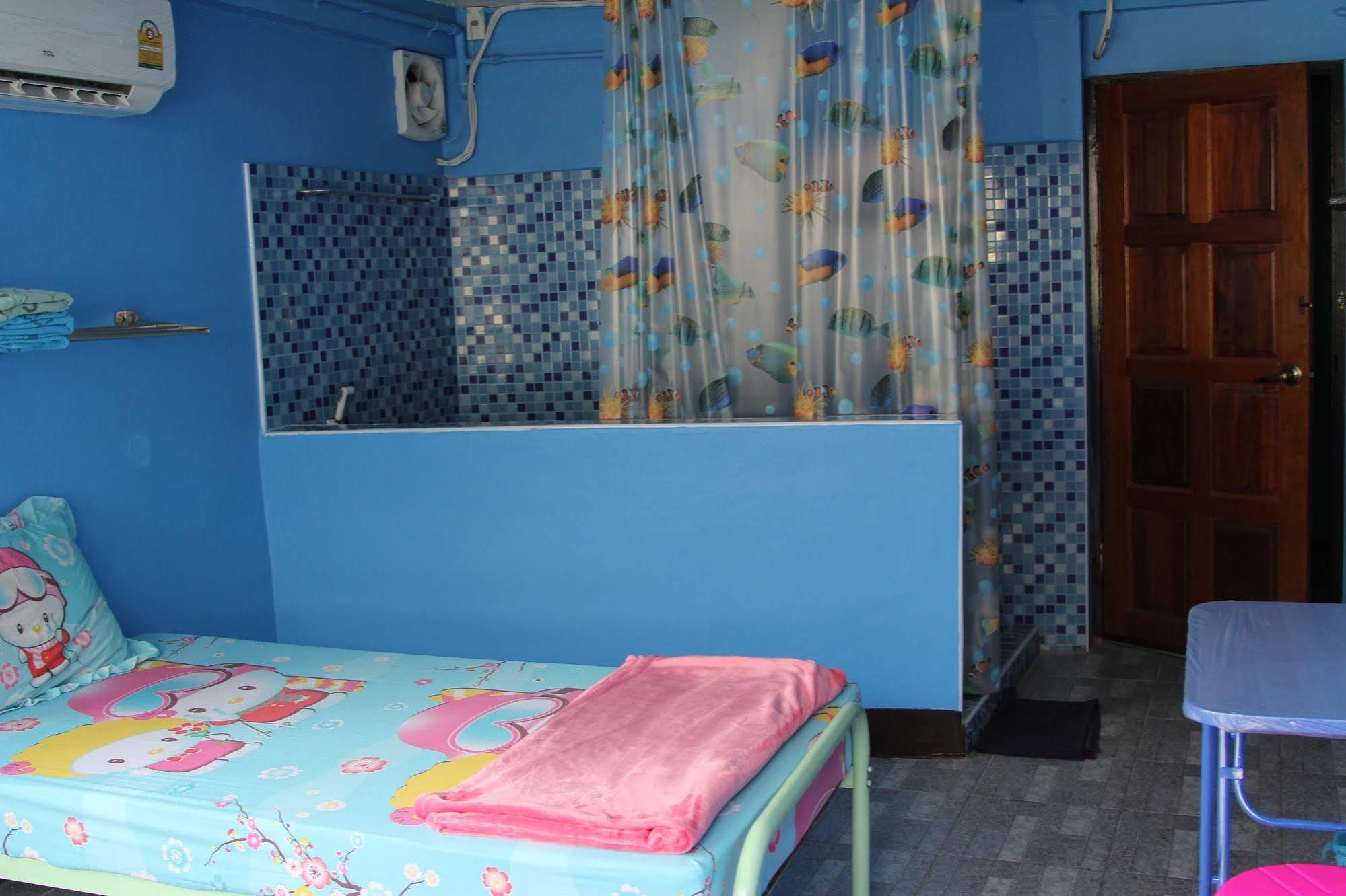 New C.H. Guest House Bangkok Ngoại thất bức ảnh